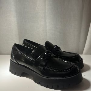 Women’s black Oxford loafers shoes by Guess